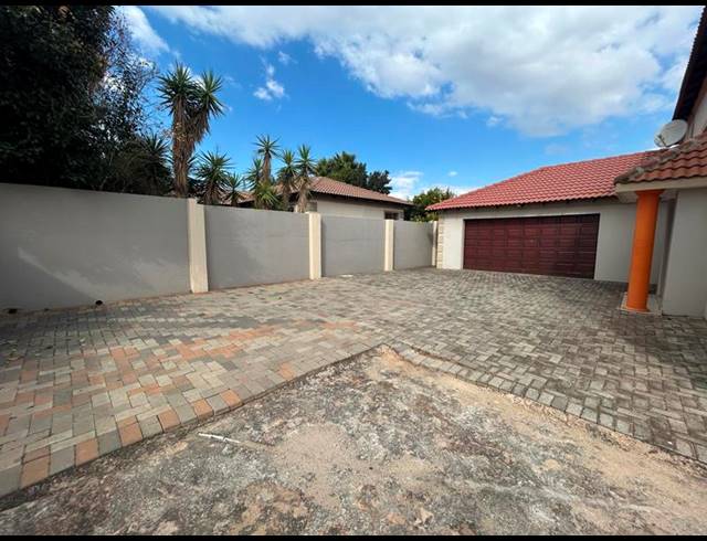 5 BEDROOM PROPERTY TO RENT IN THE REEDS